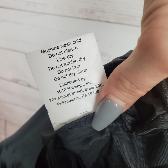 Black faux leather mini skirt - Picture 4 of 4